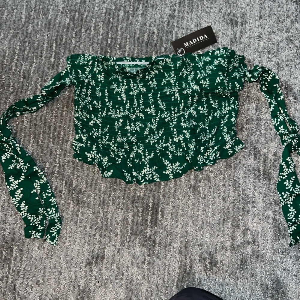 Madida off the shoulder crop top, size large, new with tags